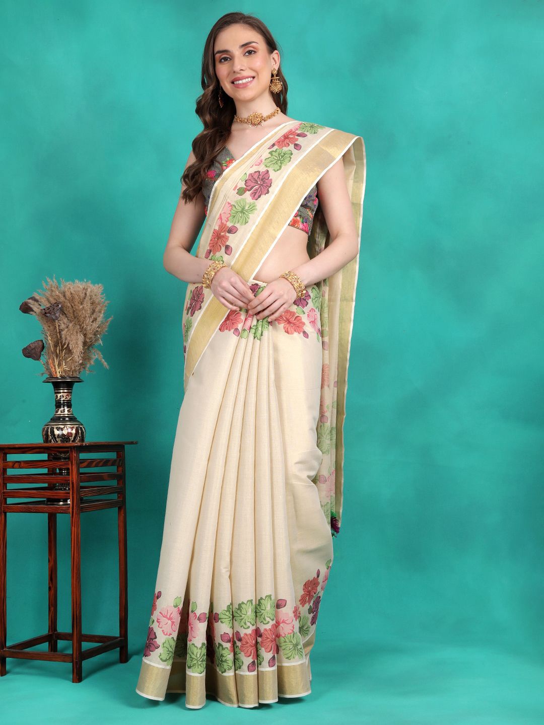 

Sangria Printed Kasavu Saree With Blouse, Cream
