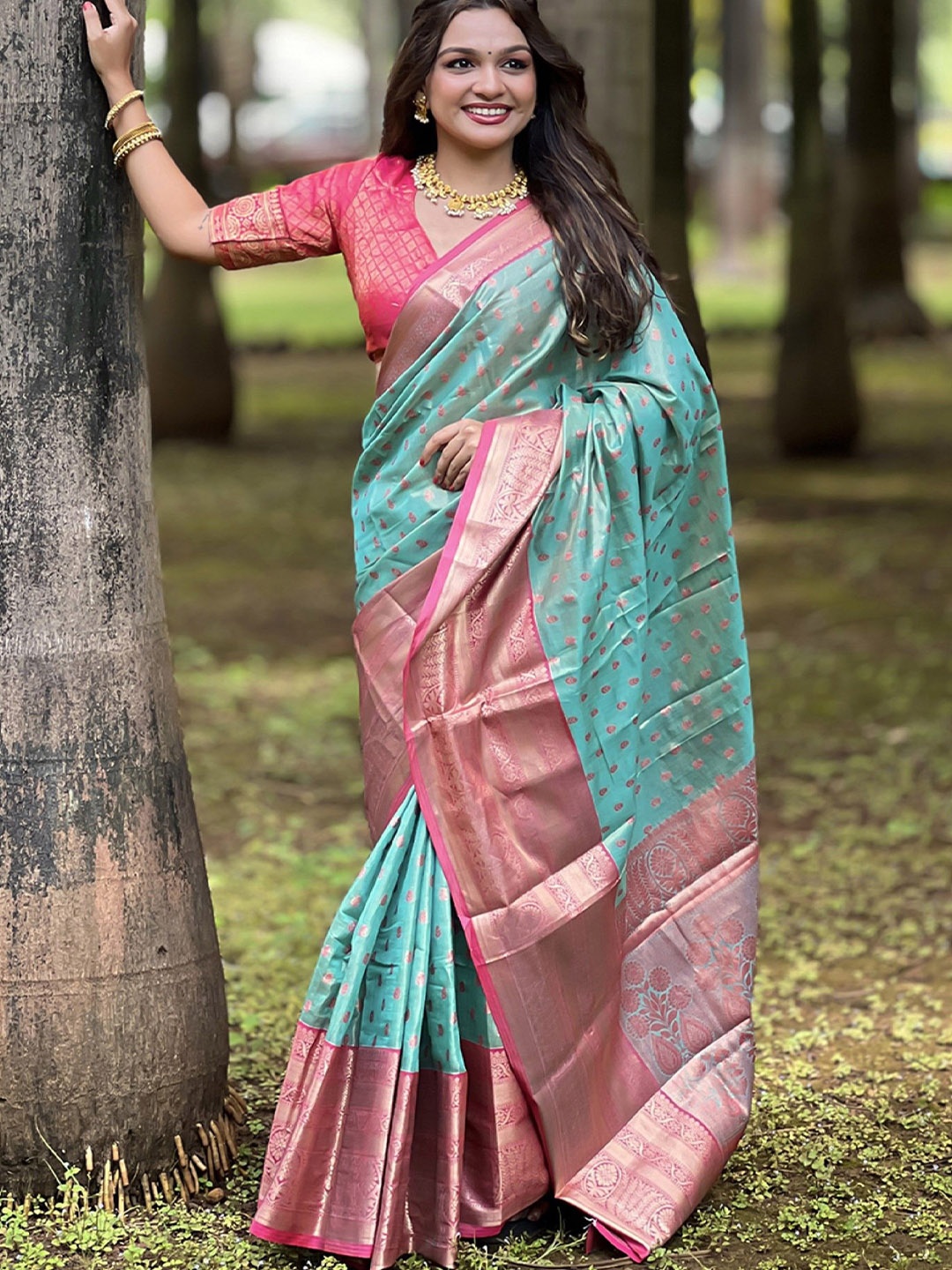 

LeeliPeeri Designer Woven Design Zari Silk Blend Kanjeevaram Saree, Blue