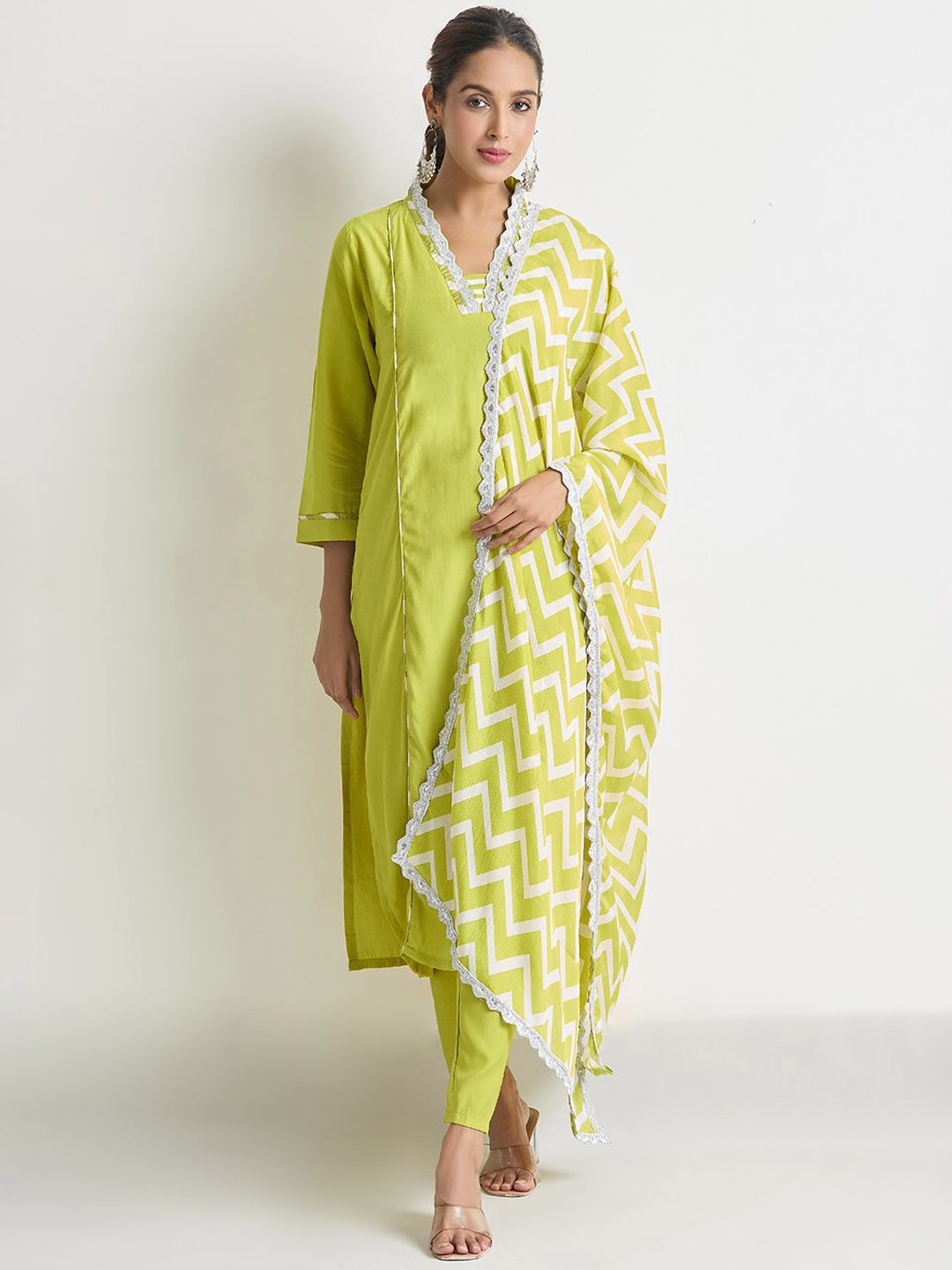 

Samyukta Singhania Women Yoke Design Regular Sequinned Kurta with Trousers & With Dupatta, Green