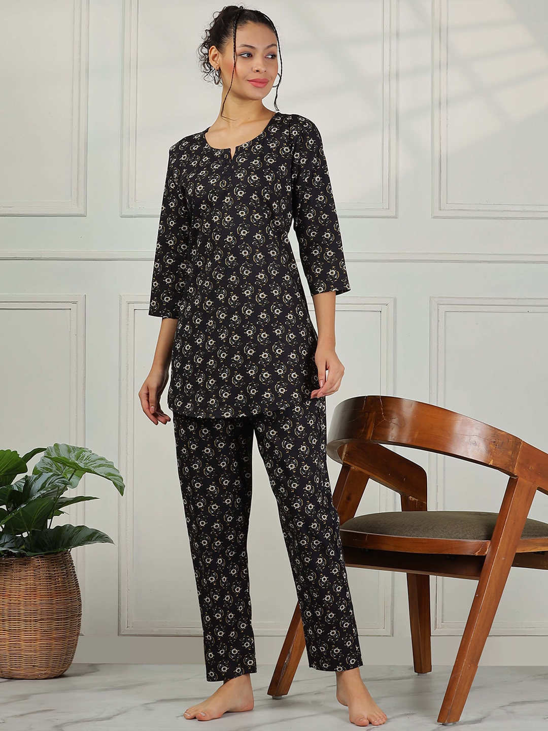 

9shines Label Printed Pure Cotton Night suit, Black