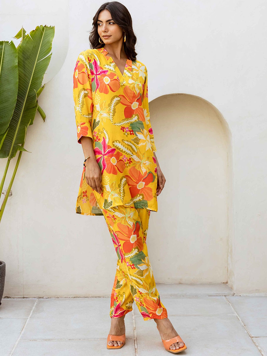 

HUKUM Floral Printed Pure Silk Top With Trousers, Yellow