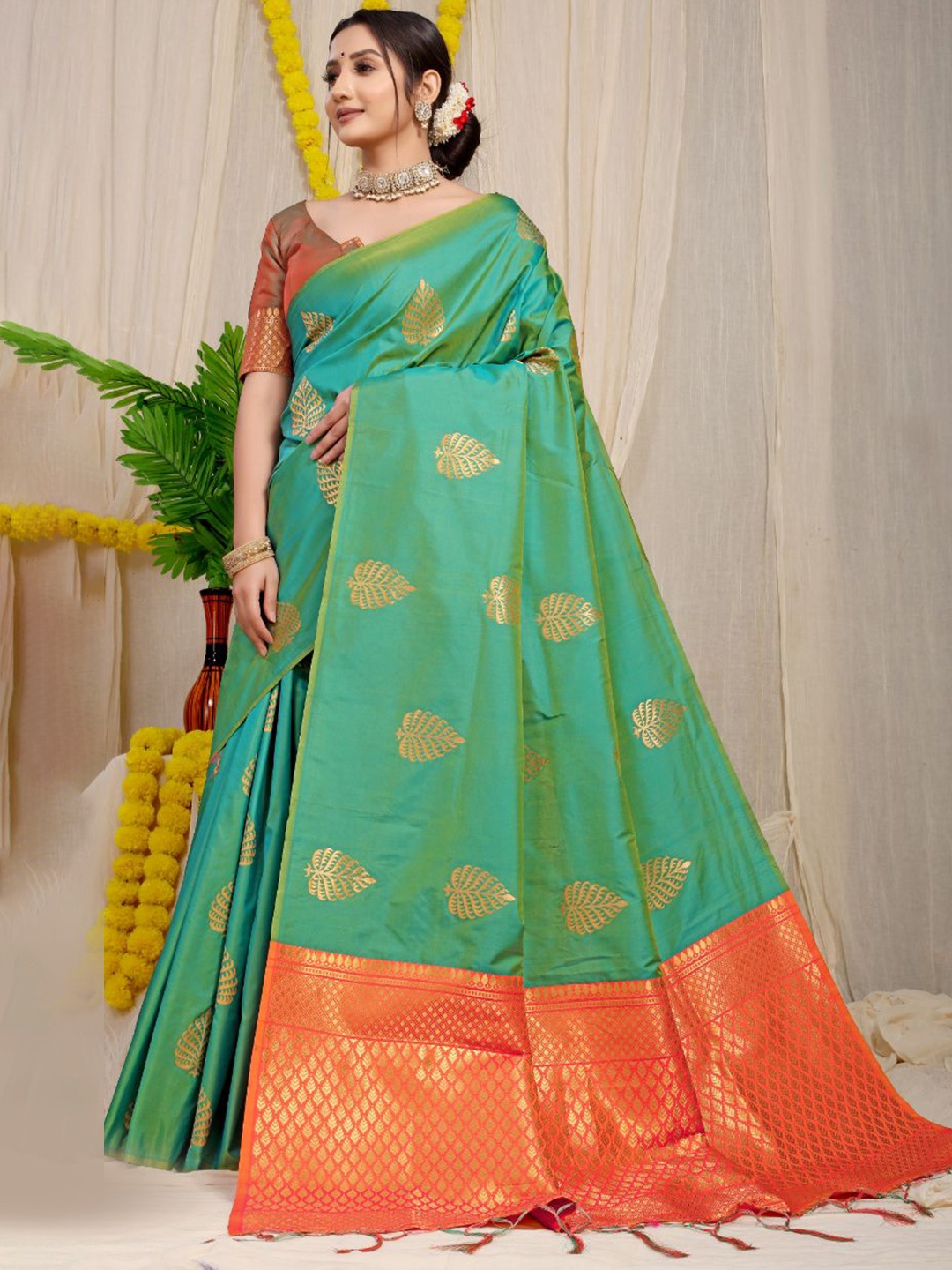 

Royal Rajgharana Saree Woven Design Zari Pure Silk Banarasi Sarees, Sea green