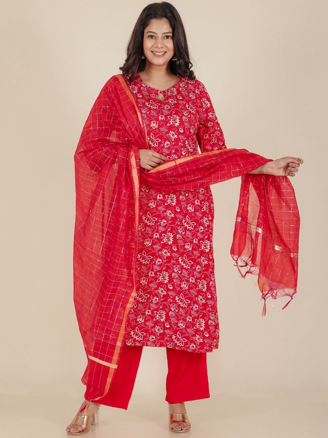 

Aramya Women Floral Printed Regular Kurta with Trousers & With Dupatta, Red