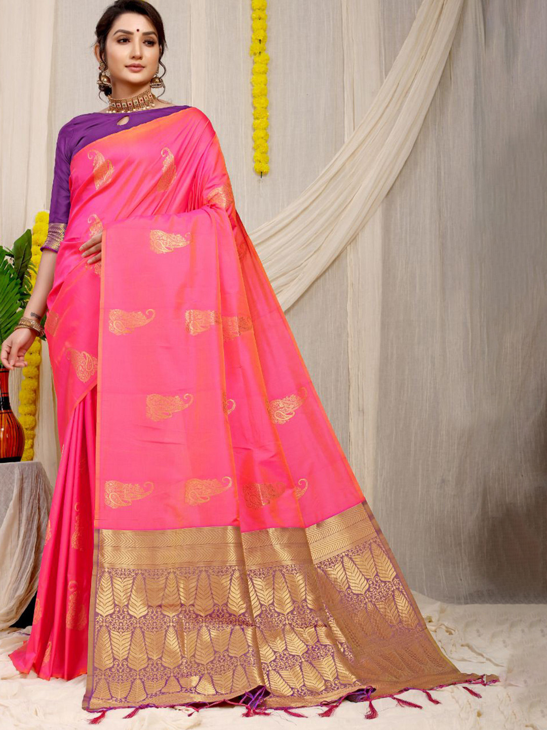

Royal Rajgharana Saree Ethnic Motifs Woven Design Zari Pure Silk Banarasi Sarees, Peach