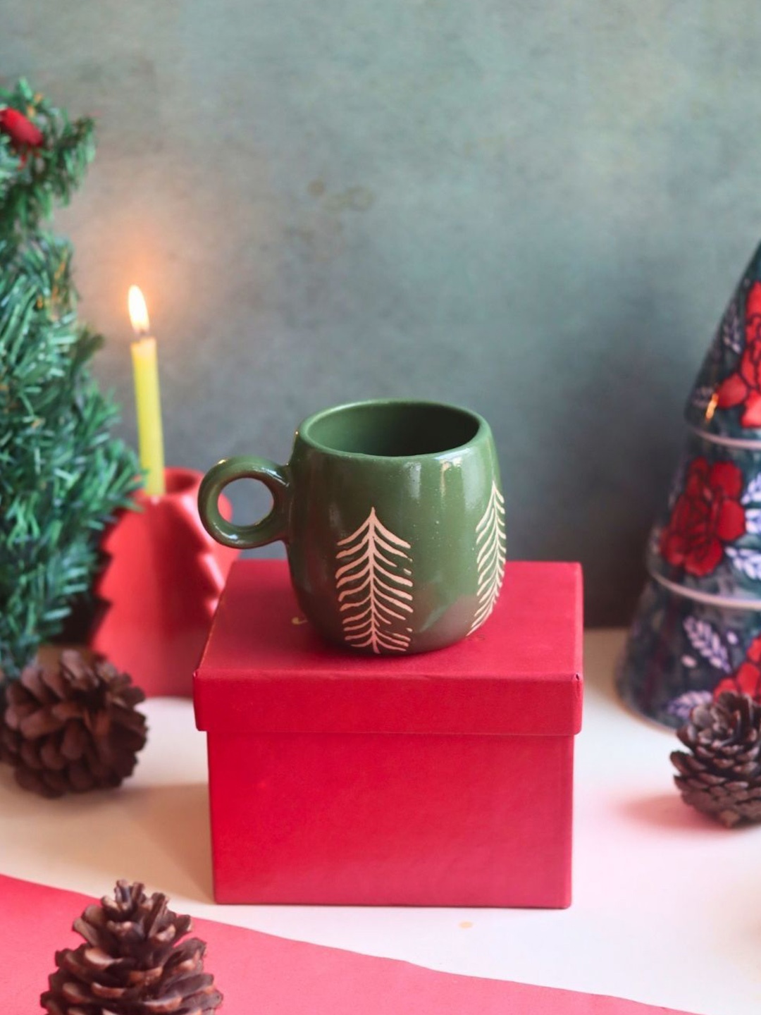 

WEAVING HOMES Green & White Solid Ceramic Glossy Mugs Set of Cups and Mugs