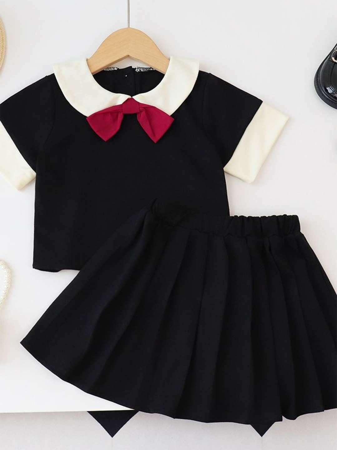 

LULU & SKY Girls Top with Skirt, Black