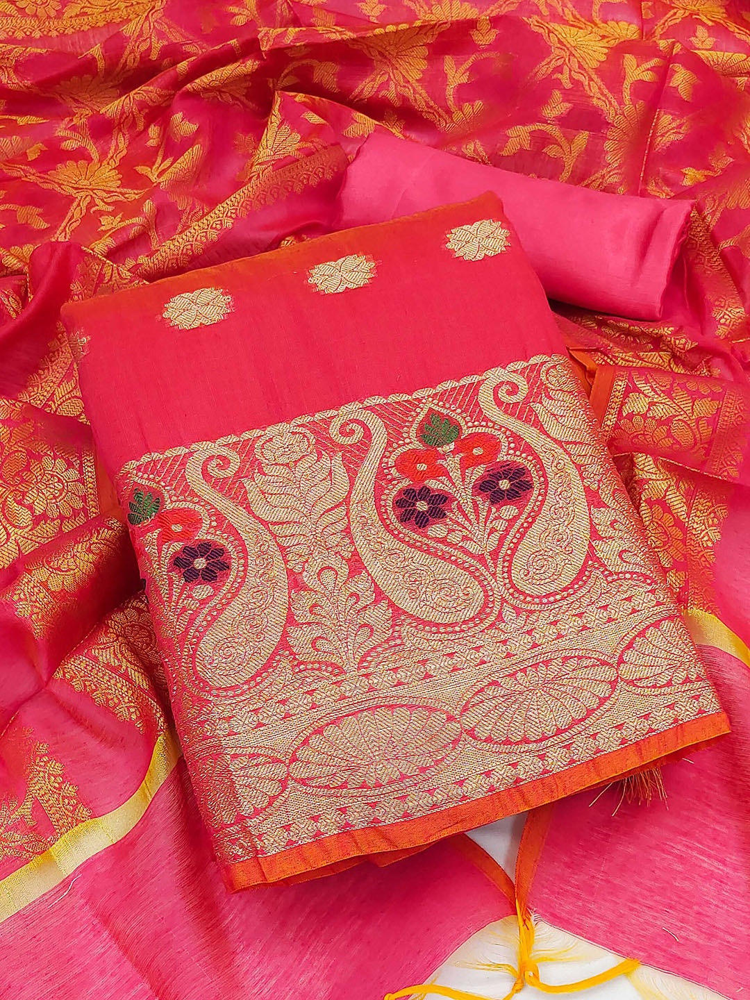 

Maroosh Unstitched Dress Material, Pink