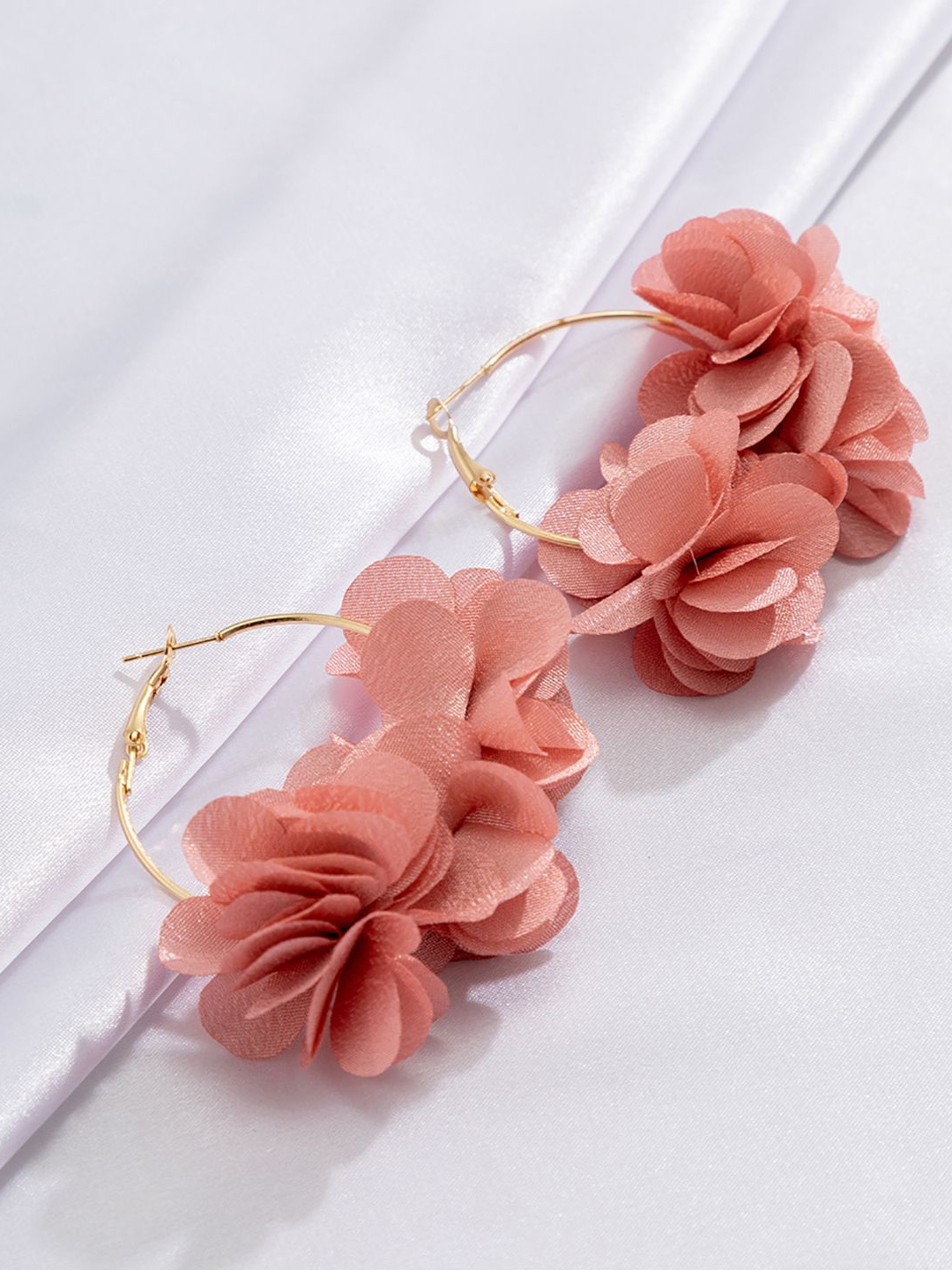 

StyleCast x Revolte Floral Studs Earrings, Pink