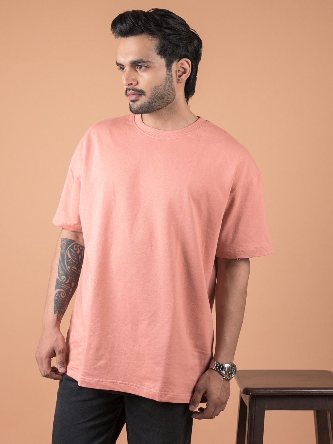 

INDIAN THREADS Men Pure Cotton Pockets T-shirt, Rose gold