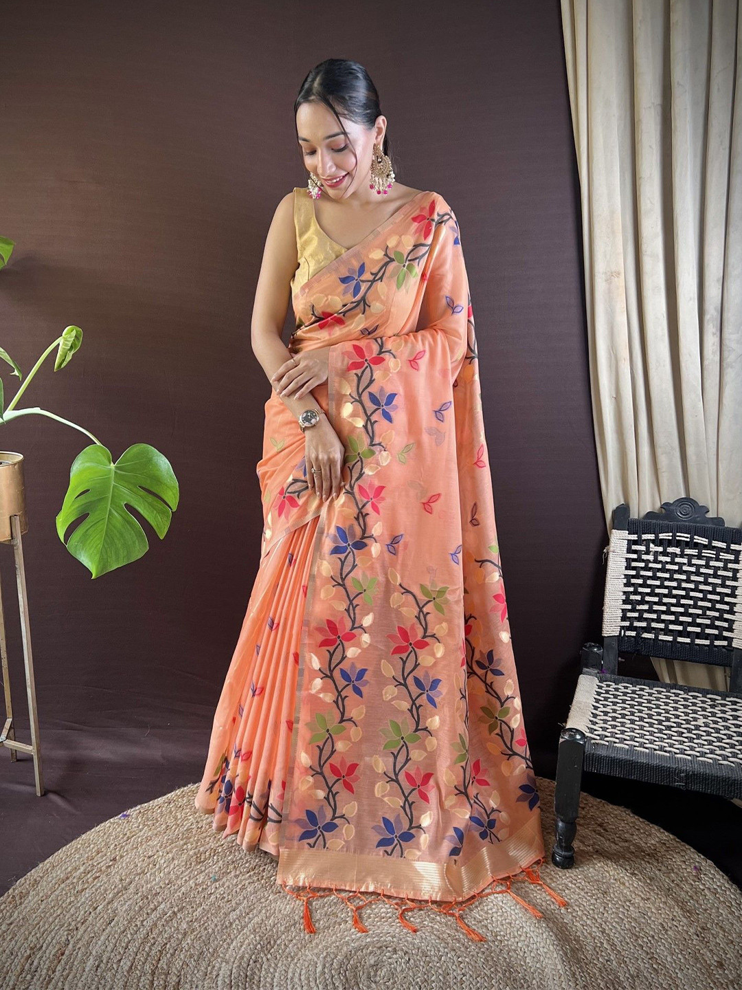 

LeeliPeeri Designer Floral Saree, Orange
