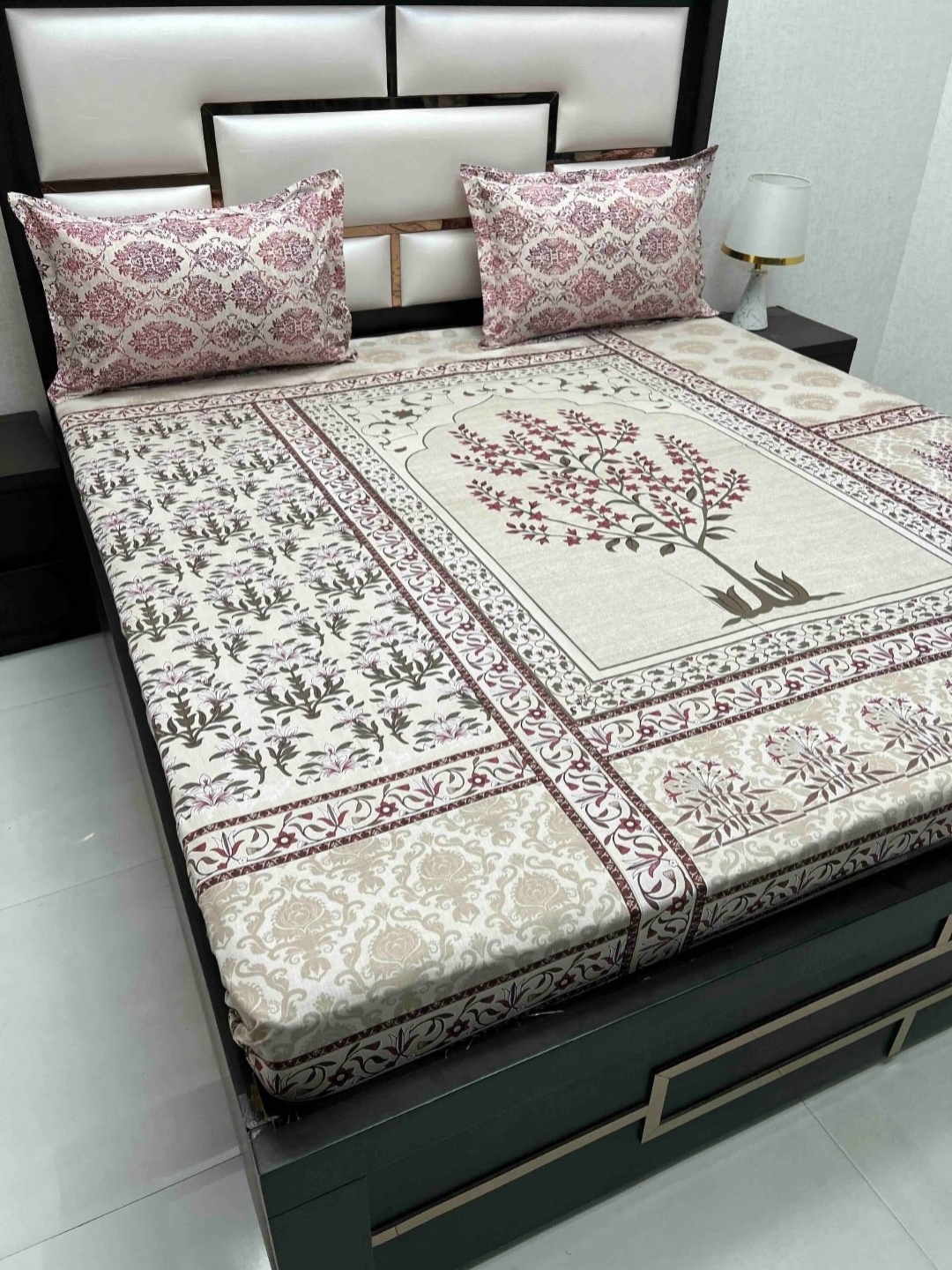 

Pure Decor Lifestyle Off White EthnicMotifs Cotton 250 TC King Bedsheet Set 2.73 x 2.78 m