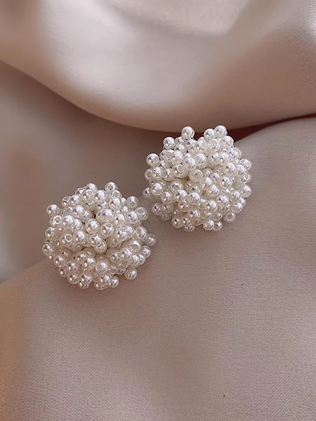 

StyleCast x Revolte Classic Studs Earrings, Off white