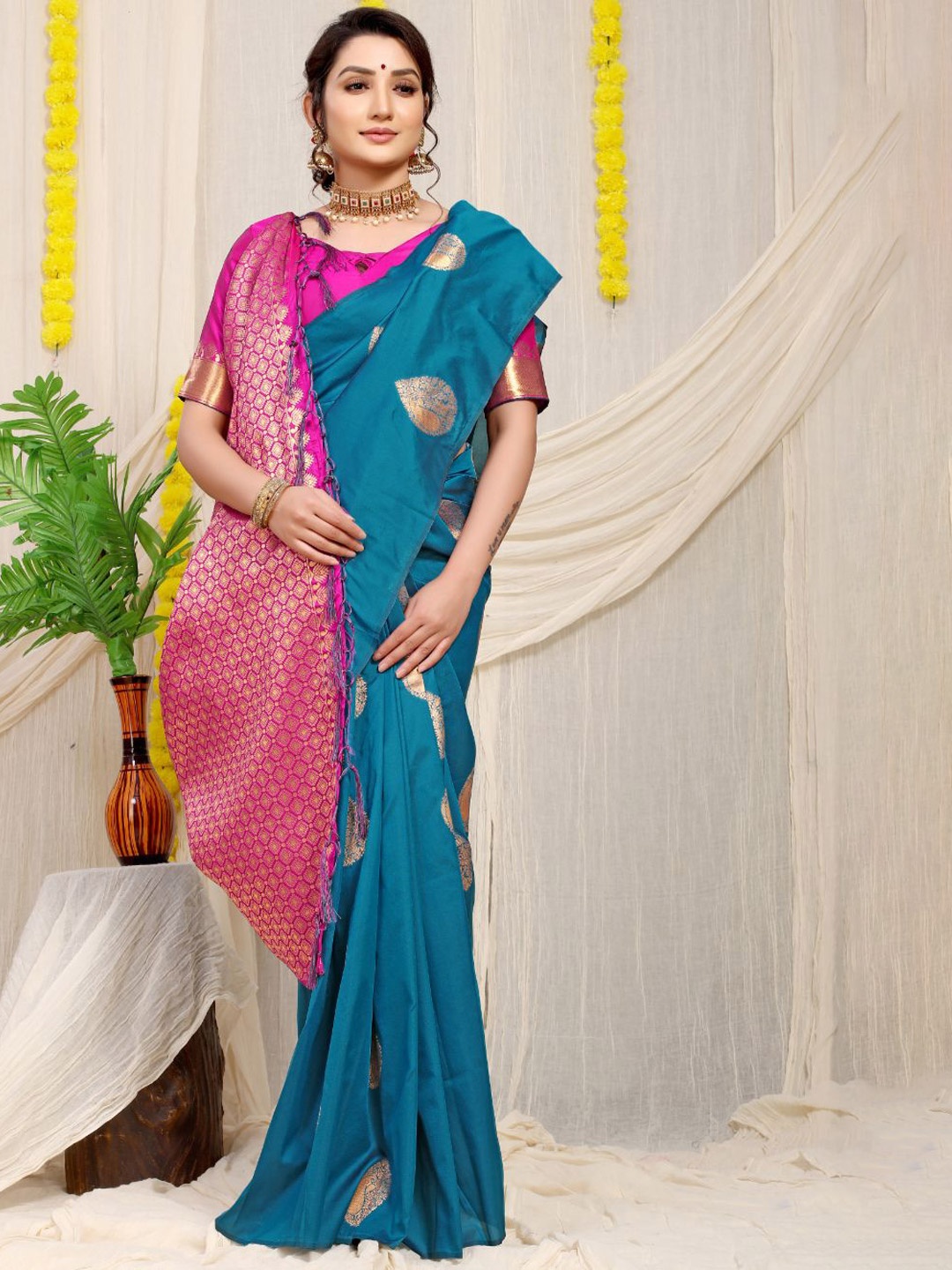 

Royal Rajgharana Saree Woven Design Zari Pure Silk Banarasi Sarees, Teal