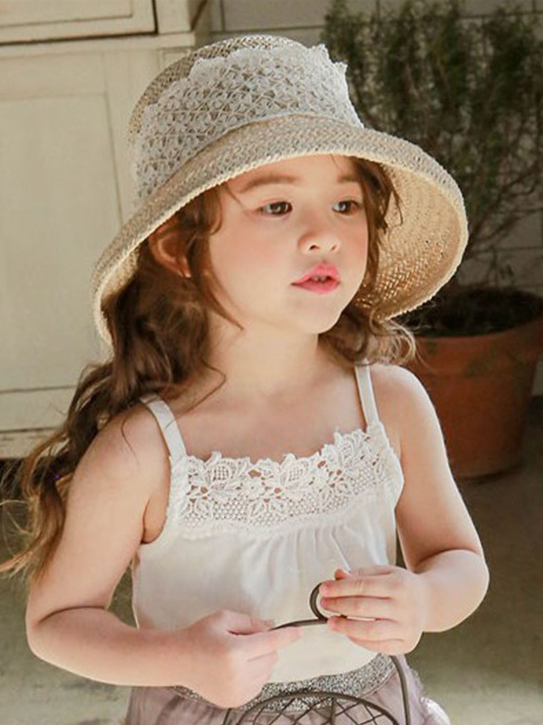 

LULU & SKY Top, Beige