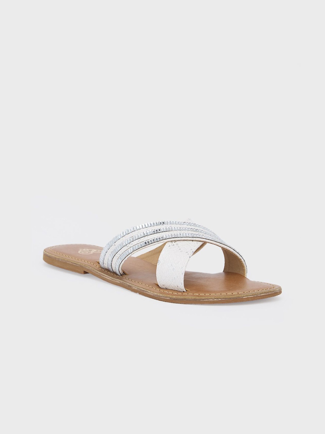 

Sole To Soul Women One Toe Flats, Silver