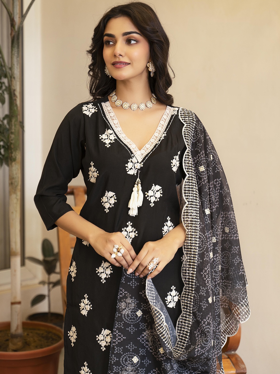 

Anouk Women Embroidered Regular Thread Work Kurta with Trousers & With Dupatta, Black