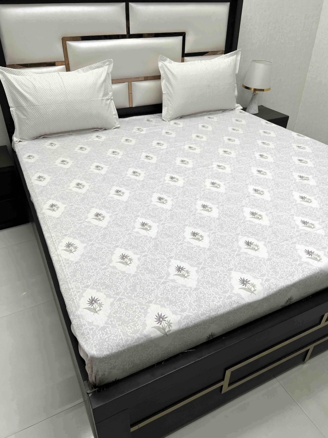

Pure Decor Grey & White Floral 250 TC King Bedsheet with 2 Pillow Covers