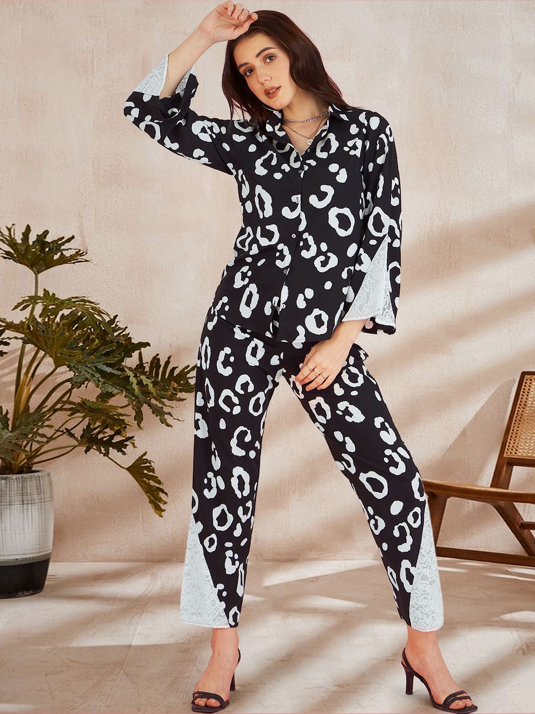 

DressBerry White and black Printed Bell Sleeves Shirt With Trousers