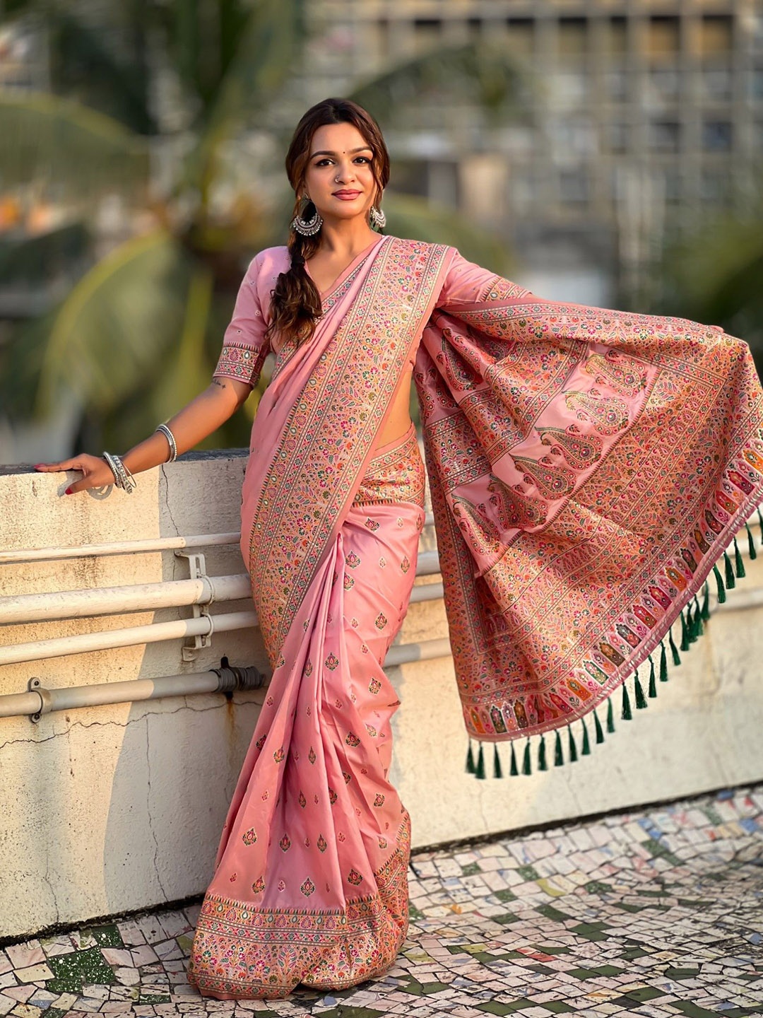 

LeeliPeeri Designer Woven Design Zari Silk Blend Paithani Saree, Pink