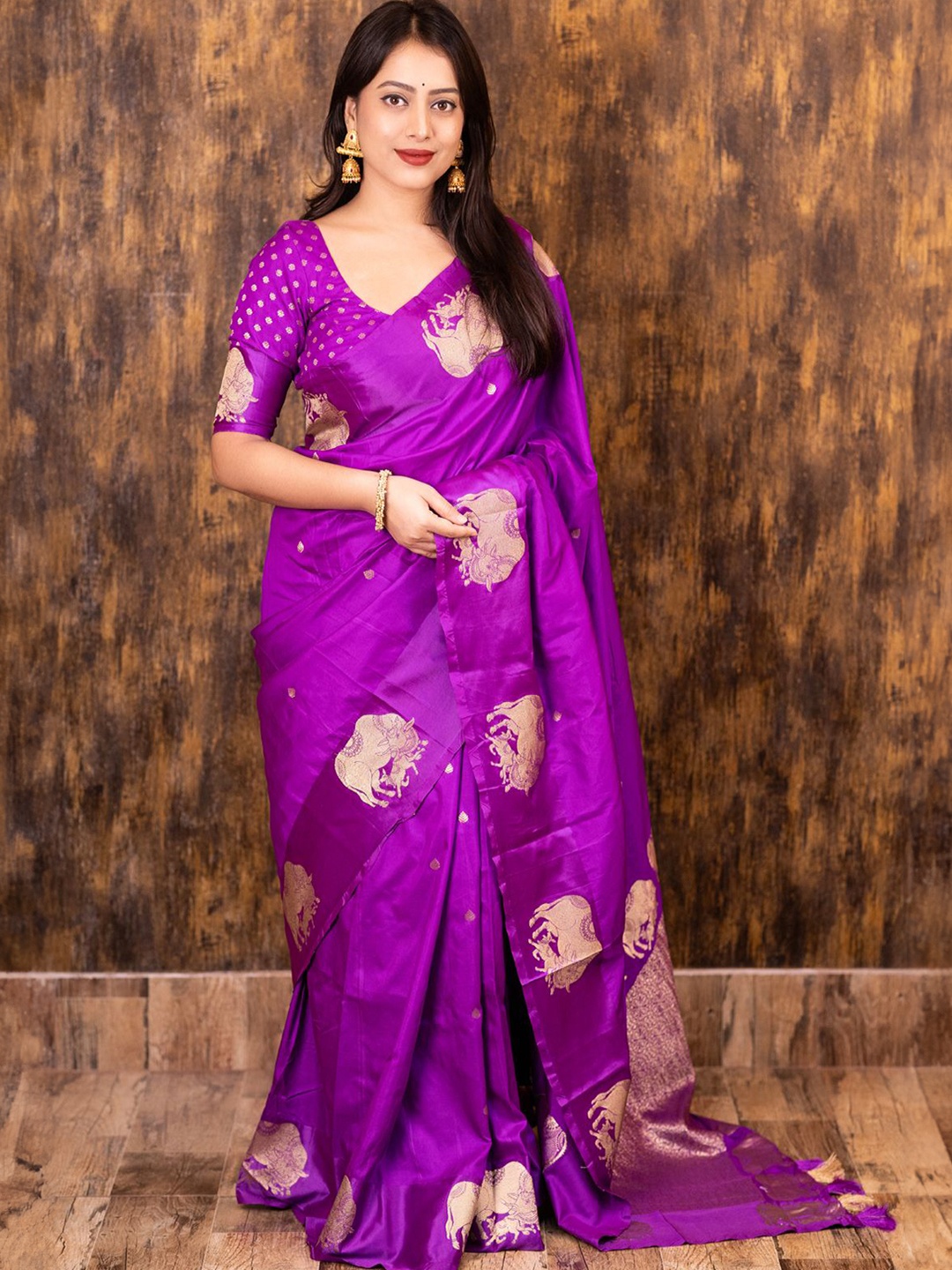 

Mitera Woven Design Zari Silk Blend Banarasi Saree, Purple