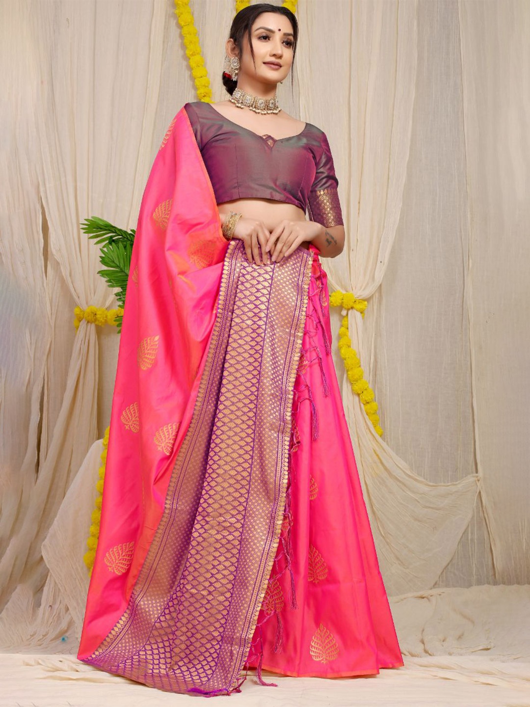 

Royal Rajgharana Saree Woven Design Zari Pure Silk Banarasi Sarees, Peach