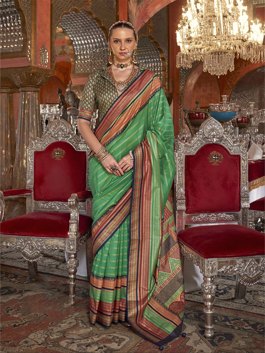 

elora Woven Design Zari Pure Silk Kanjeevaram Saree, Green
