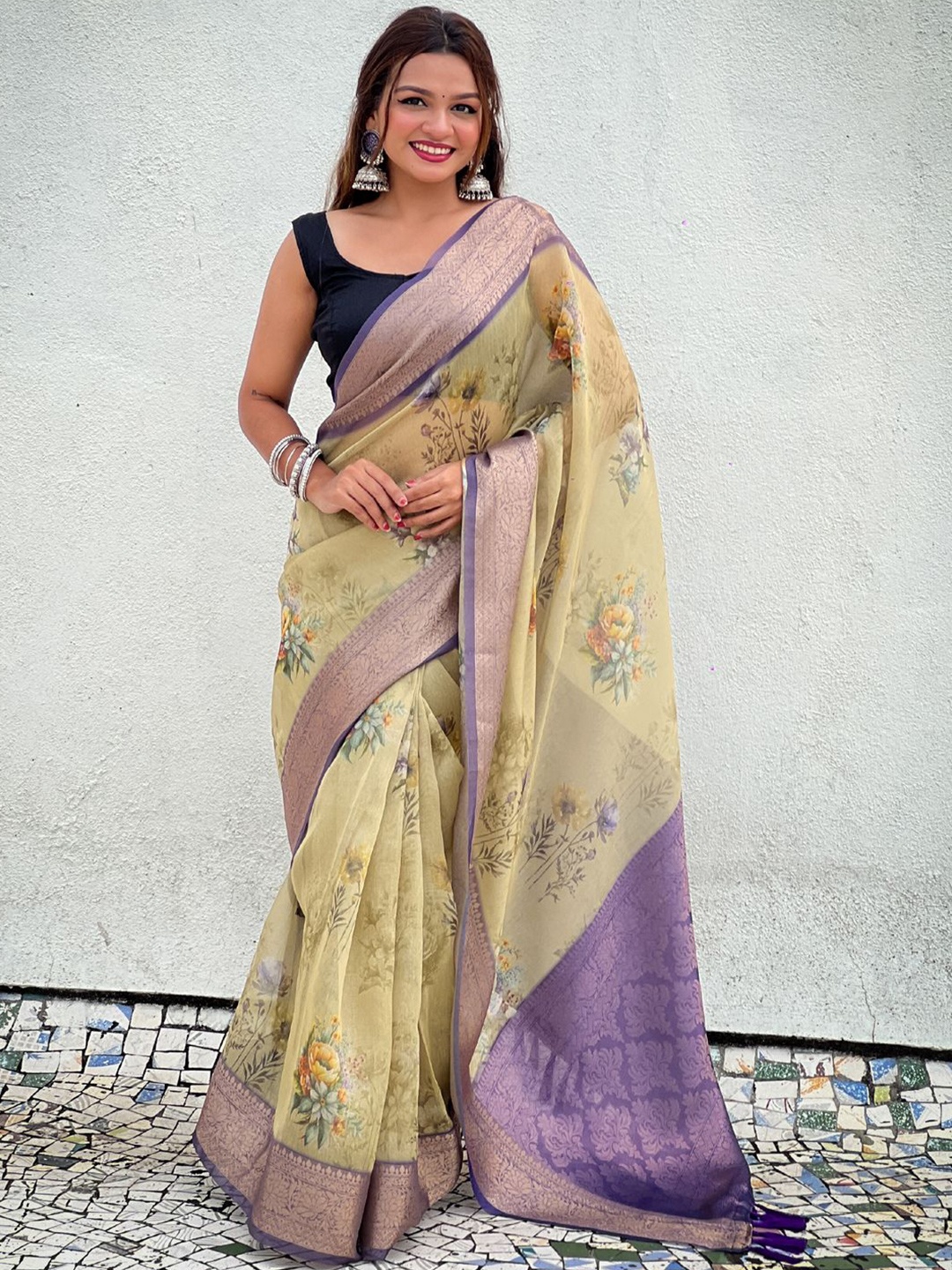 

Mitera Floral Zari Tissue Saree, Yellow