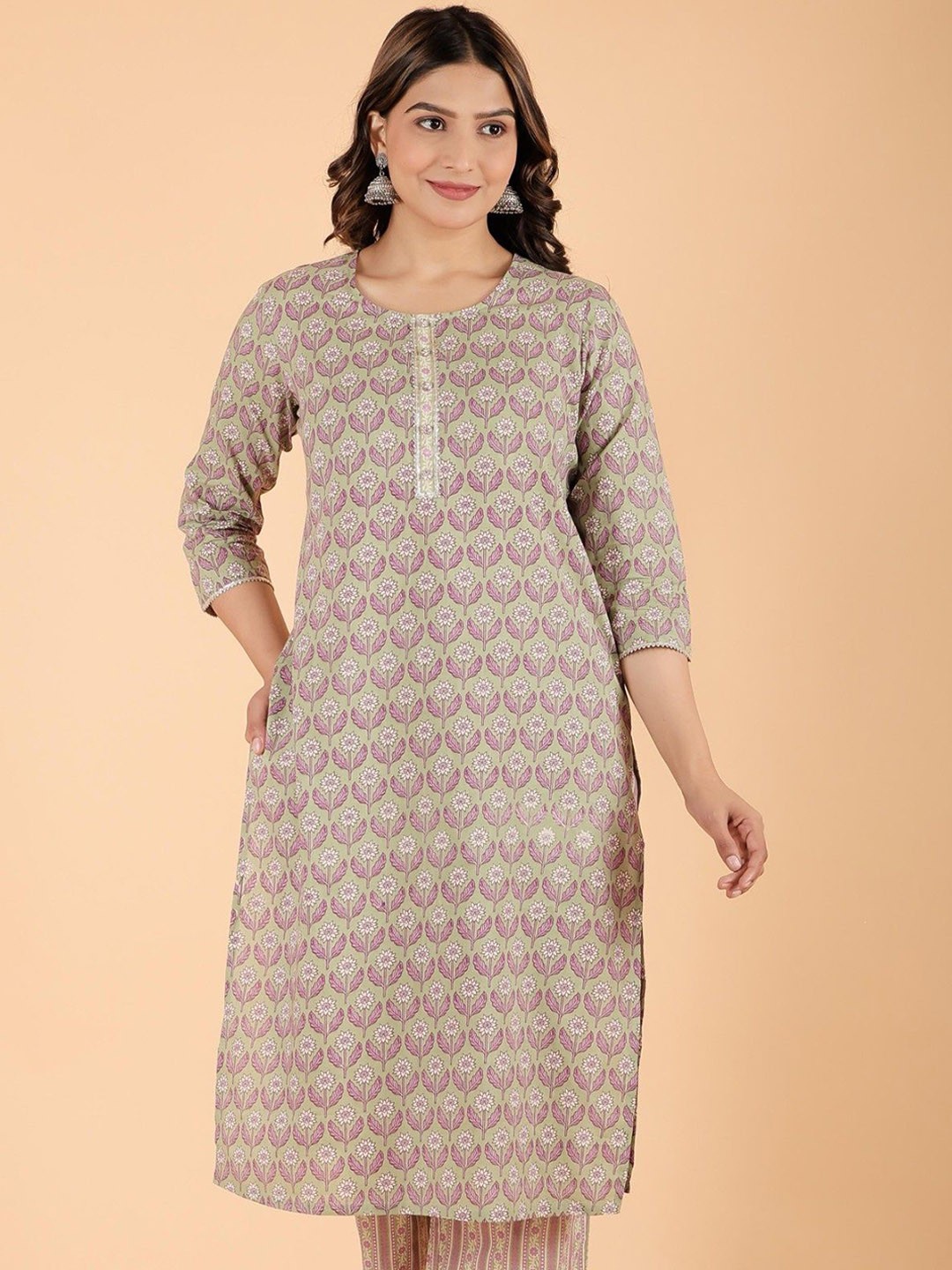 

Aramya Women Floral Printed Kurta, Green