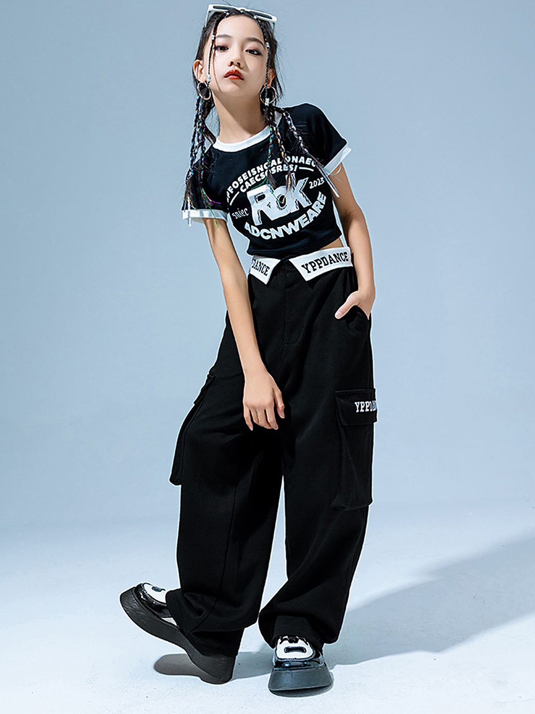 

LULU & SKY Girls Printed T-shirt with Trousers, Black