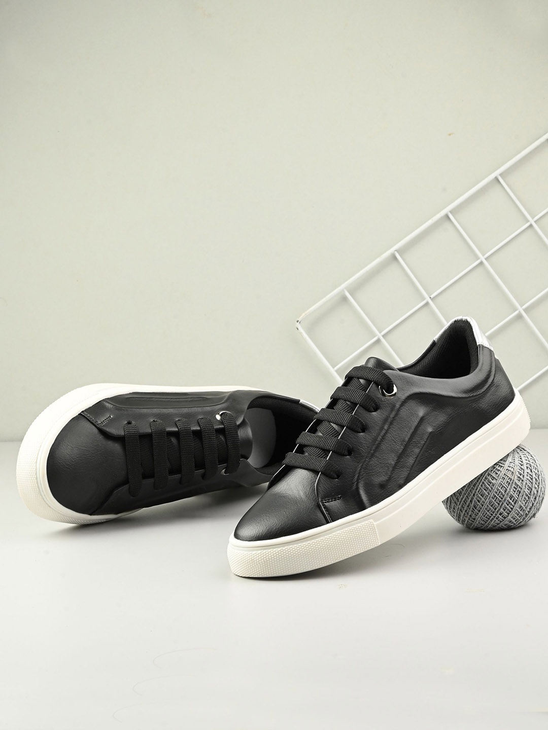 

DressBerry Women Sneakers, Black