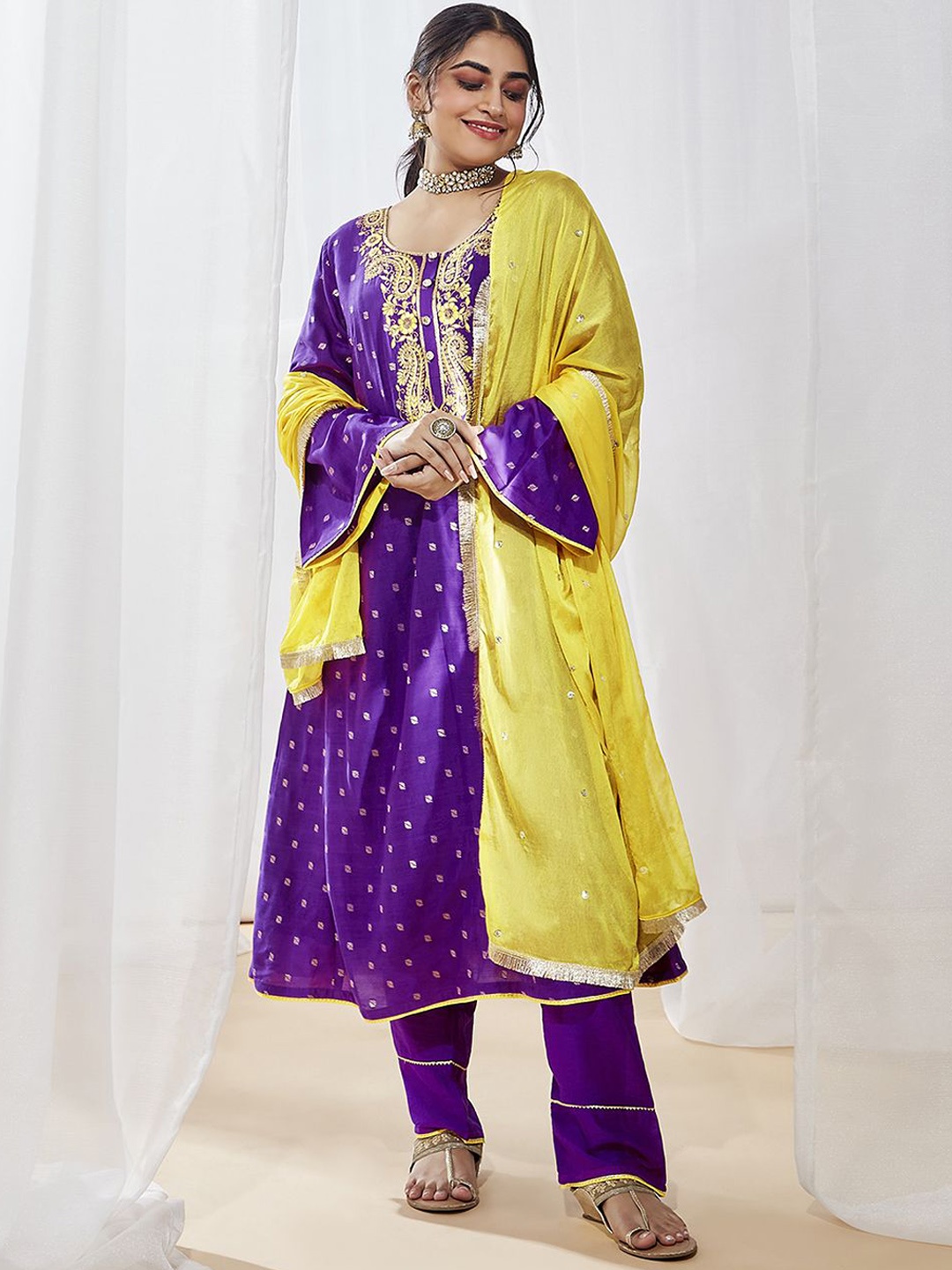 

VASTRAMAY Women Ethnic Motifs Embroidered Regular Thread Work Linen Kurta with Pyjamas & With Dupatta, Purple