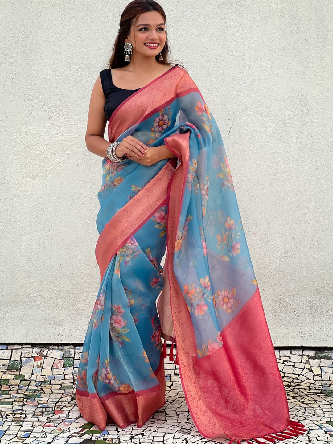 

Mitera Floral Zari Tissue Saree, Blue