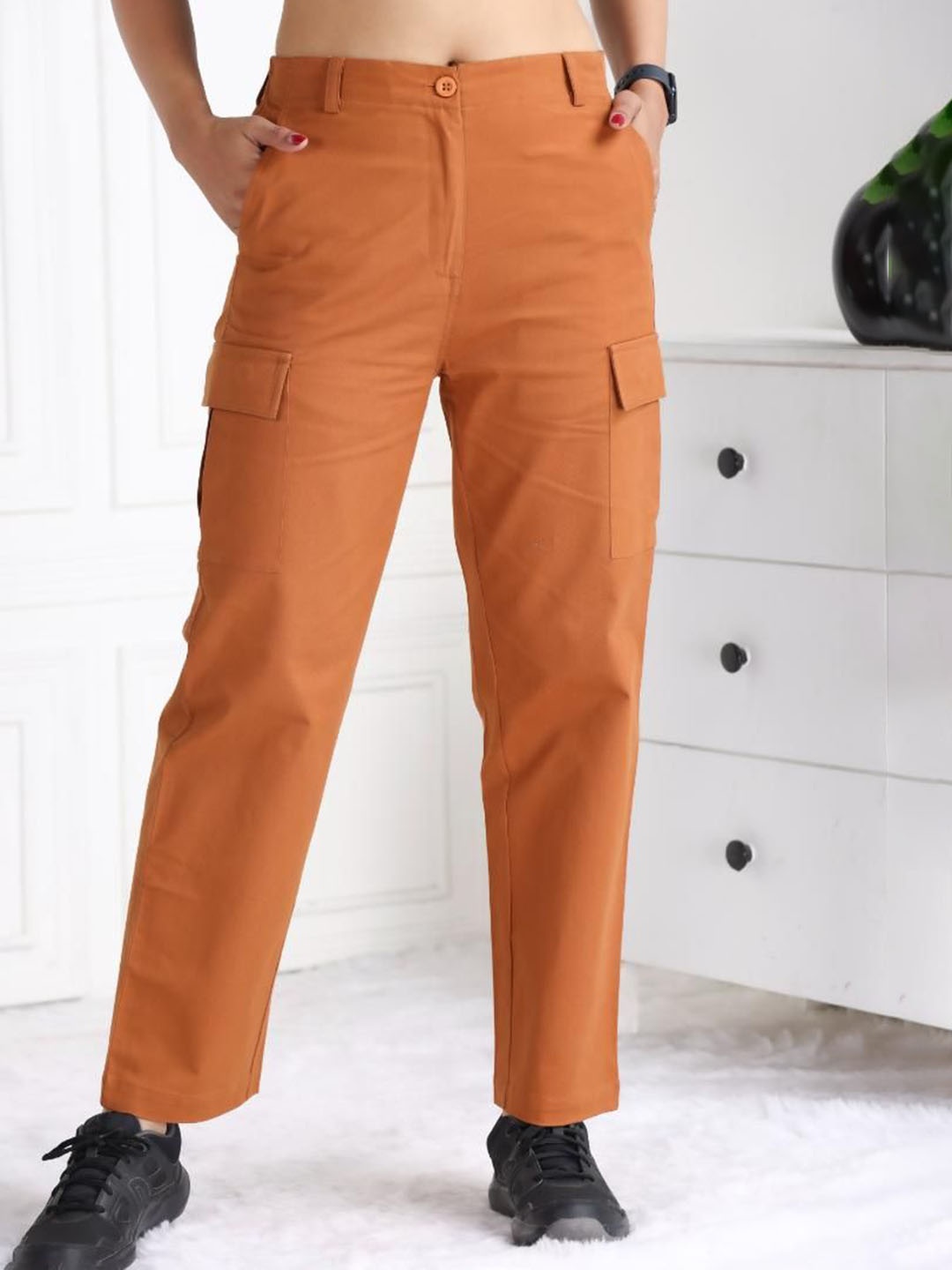 

Mlada Women Original Low-Rise Pleated Cargos Trousers, Bronze