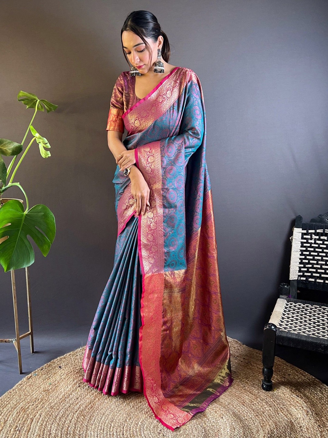 

LeeliPeeri Designer Floral Silk Blend Designer Saree, Blue