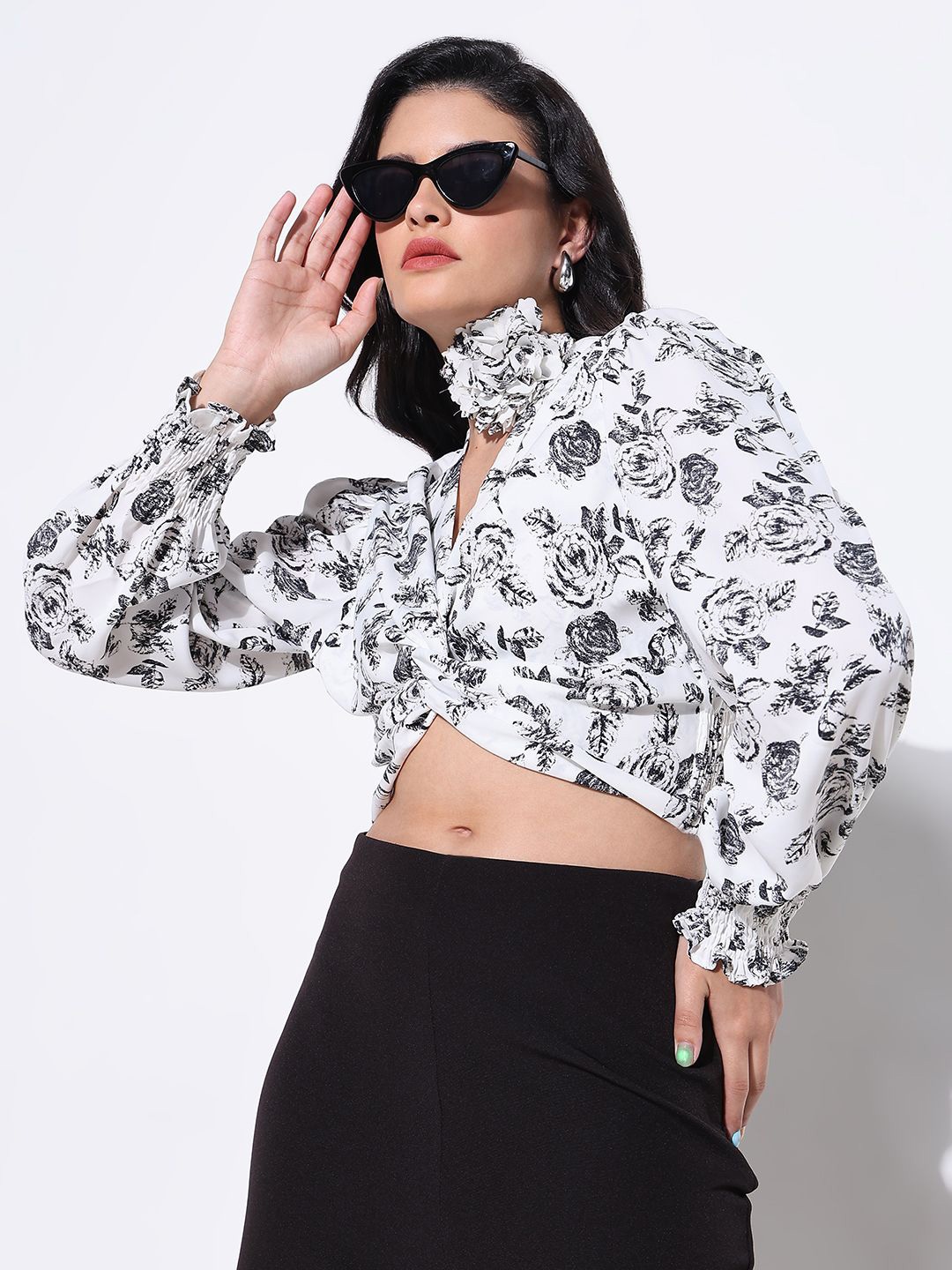 

SHOWOFF Women Floral Printed Puff Sleeve Twisted Crop Top with Flower Bow, White
