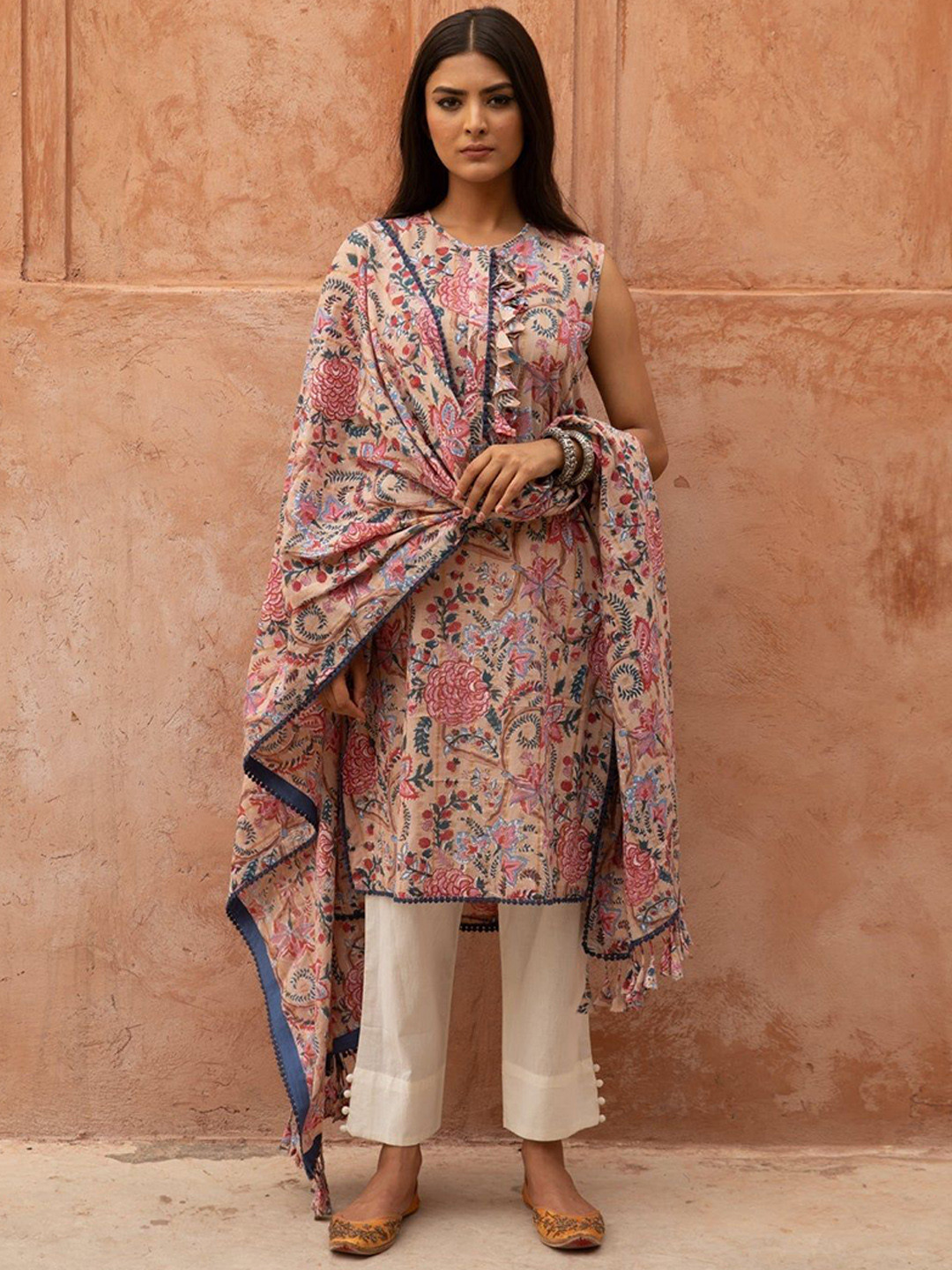 

GulaboJaipur Women Floral Printed Regular Pure Cotton Kurti with Pyjamas & With Dupatta, Peach