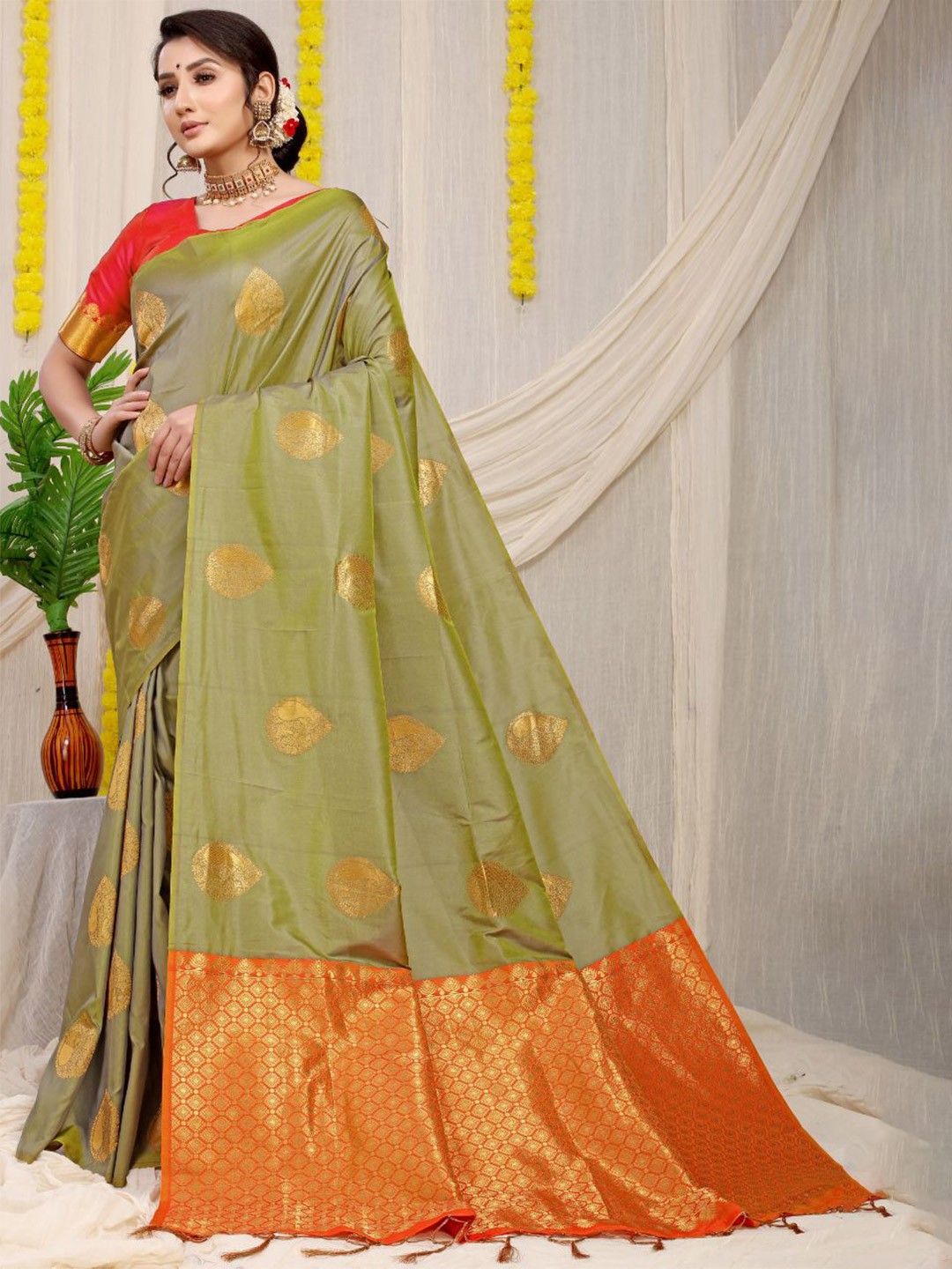 

Royal Rajgharana Saree Woven Design Zari Pure Silk Banarasi Sarees, Khaki