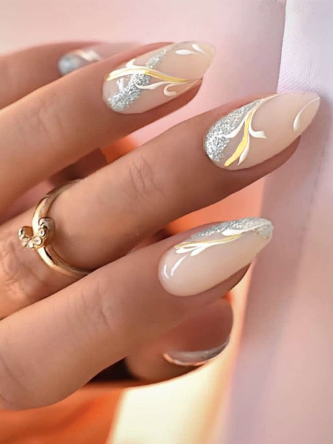 

Secret Lives Set Of 24 Matte With Glitter & Wall Design Nail Art - Nude