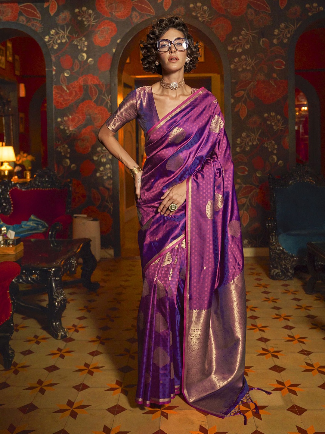 

elora Woven Design Zari Silk Blend Banarasi Saree, Purple