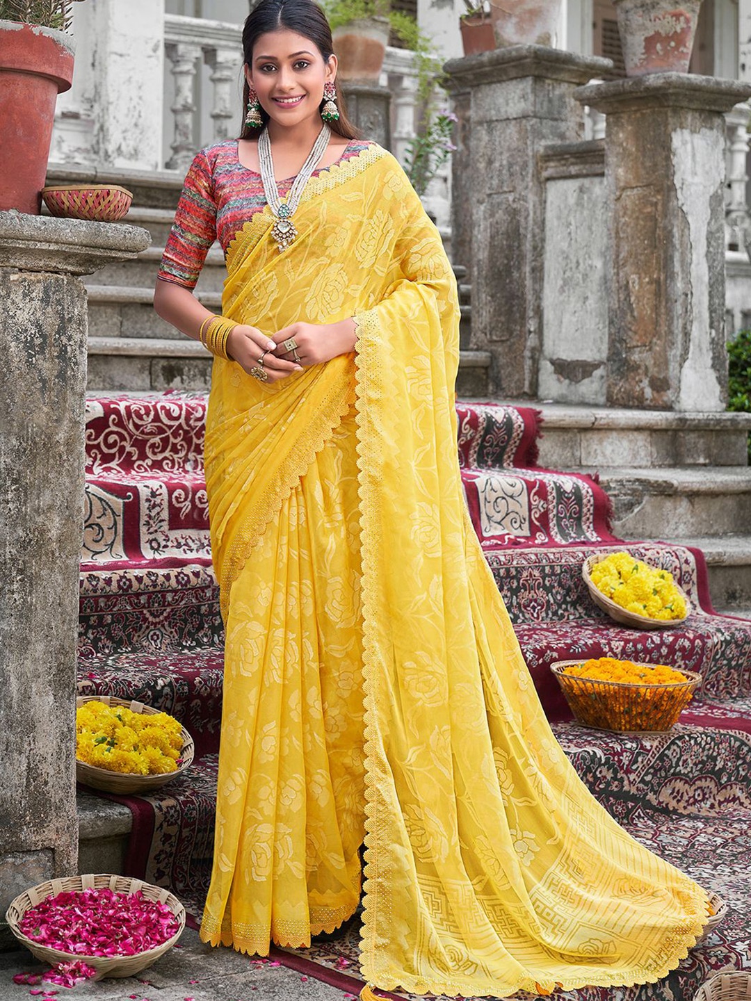 

Saree mall Floral Poly Chiffon Bagru Sarees, Yellow