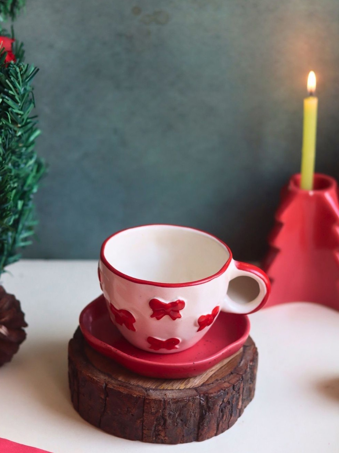 

WEAVING HOMES 2-Pcs Red & White Ceramic Mug & Dessert Plate