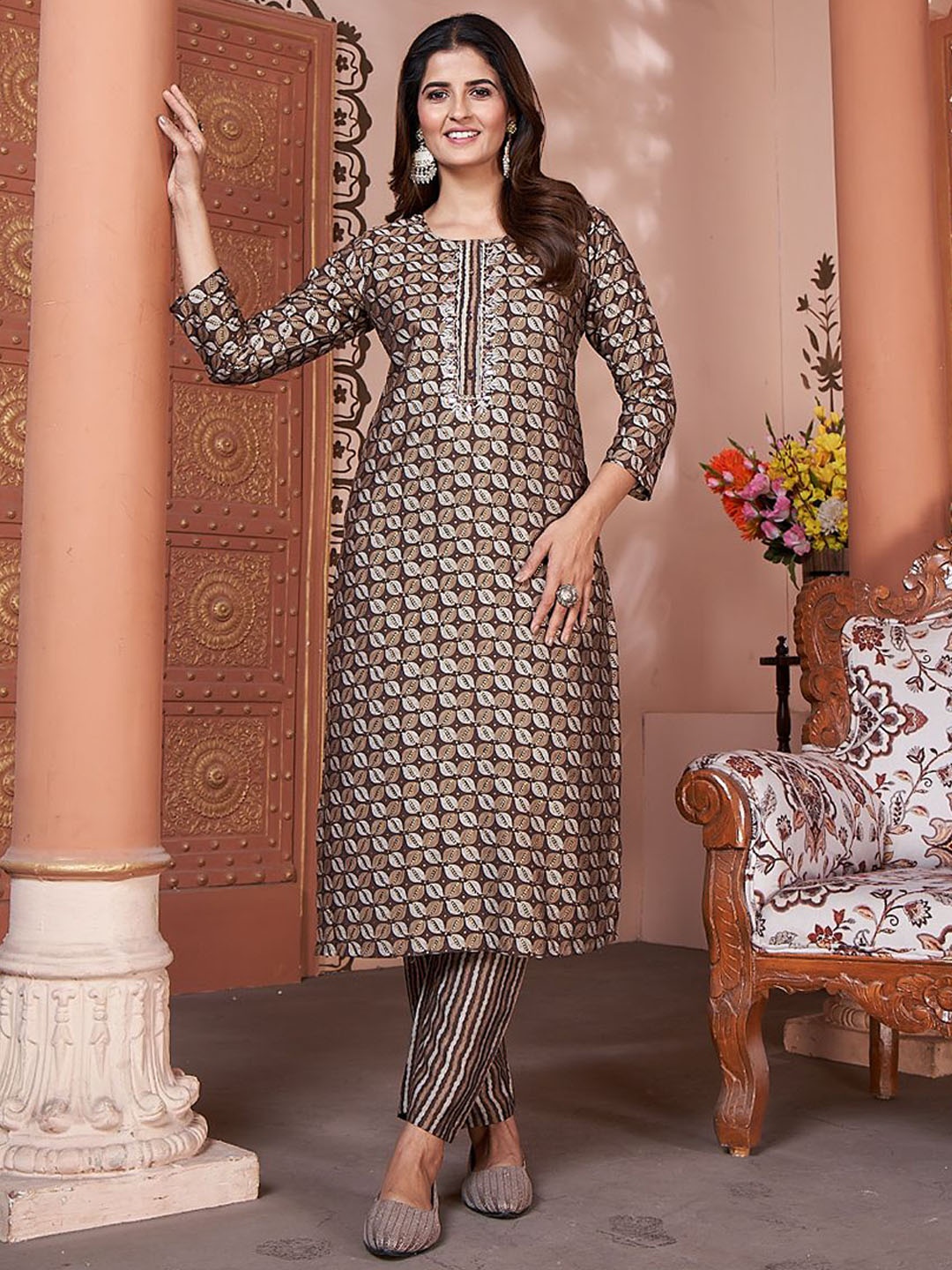 

Rujave Women Paisley Empire Chanderi Silk Kurta with Trousers, Brown