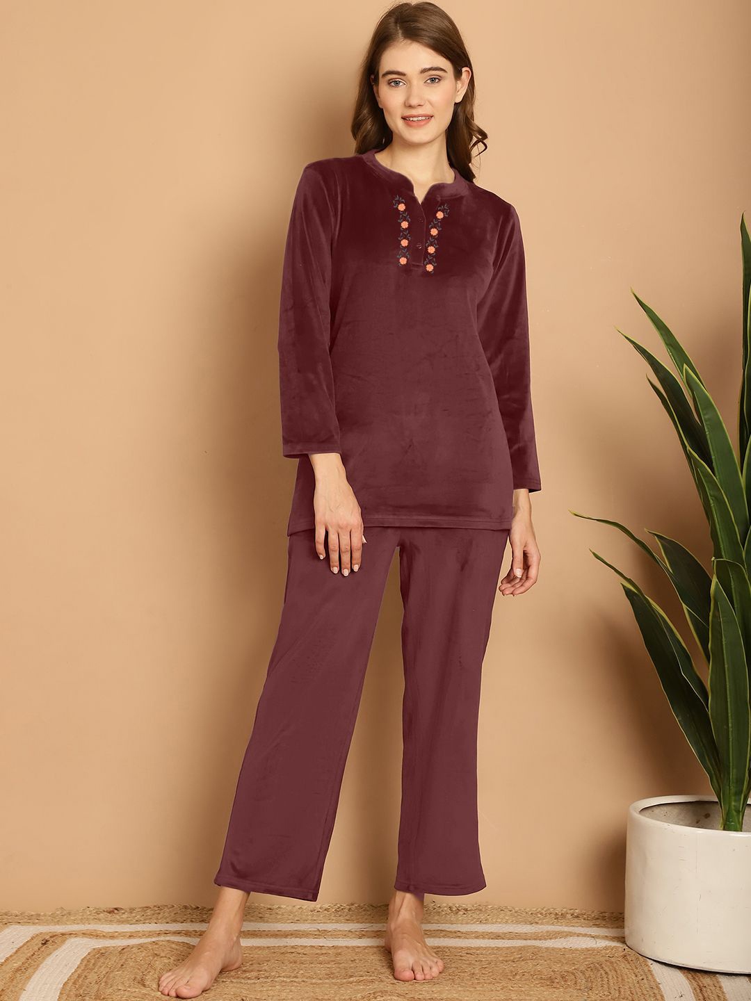 

Aerowarm Women Printed Night suit, Brown