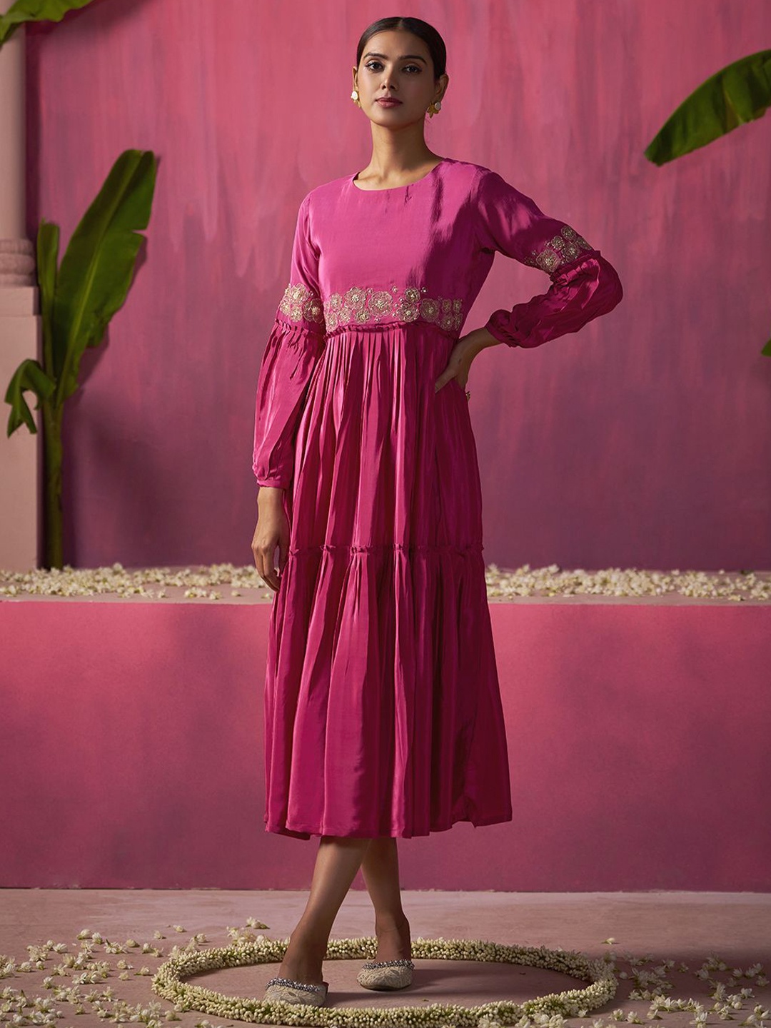 

SUKRUTI DESIGN Floral Embroidered Sequinned Pure Crepe Sequinned Anarkali Kurti, Pink