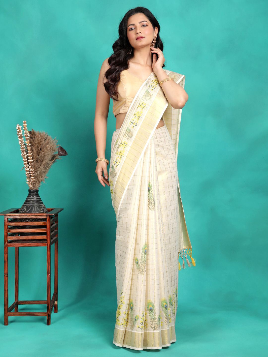 

Sangria Printed Kasavu Saree With Zari Border, Cream