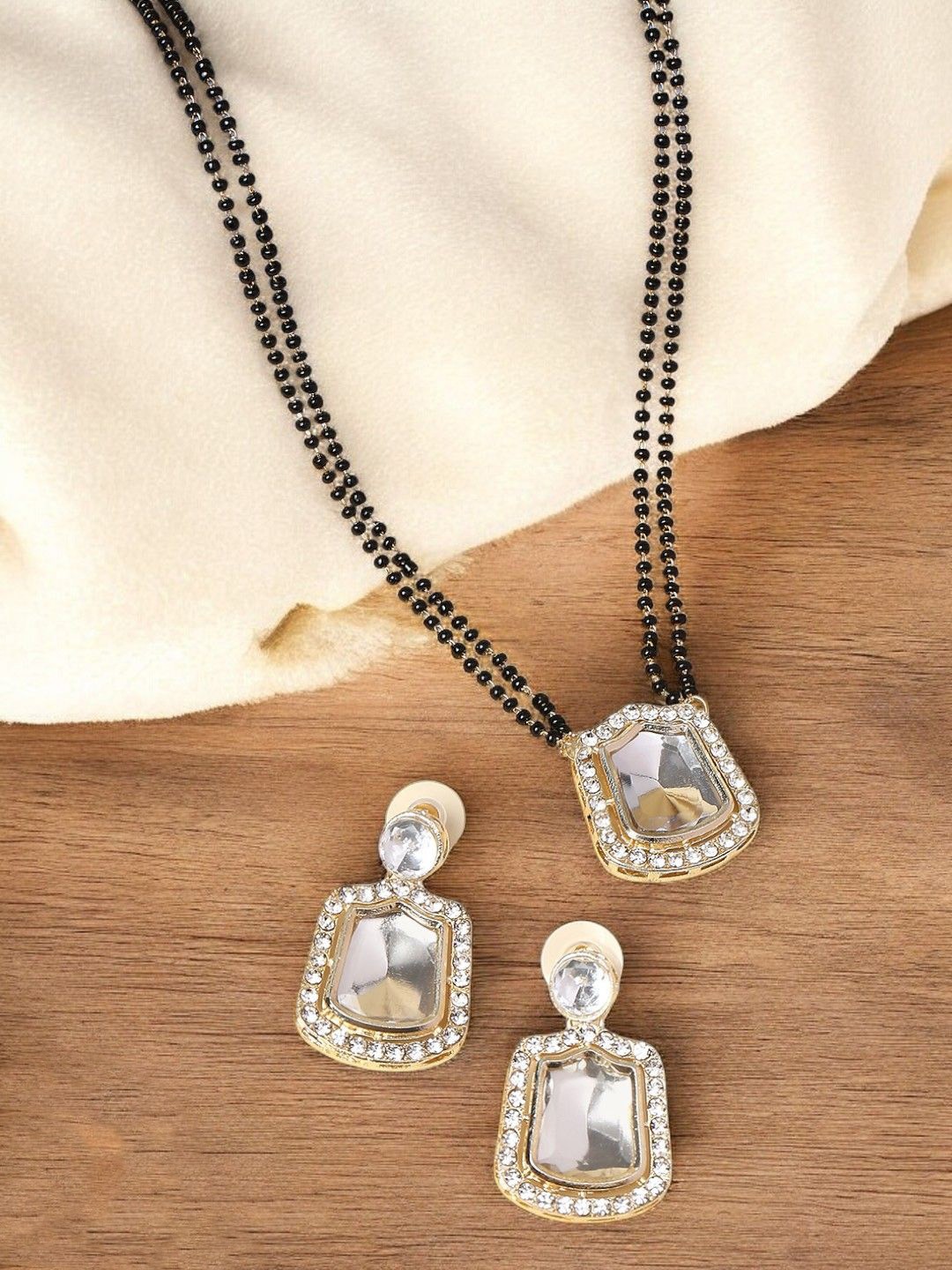 

Anouk Mangalsutra, Black