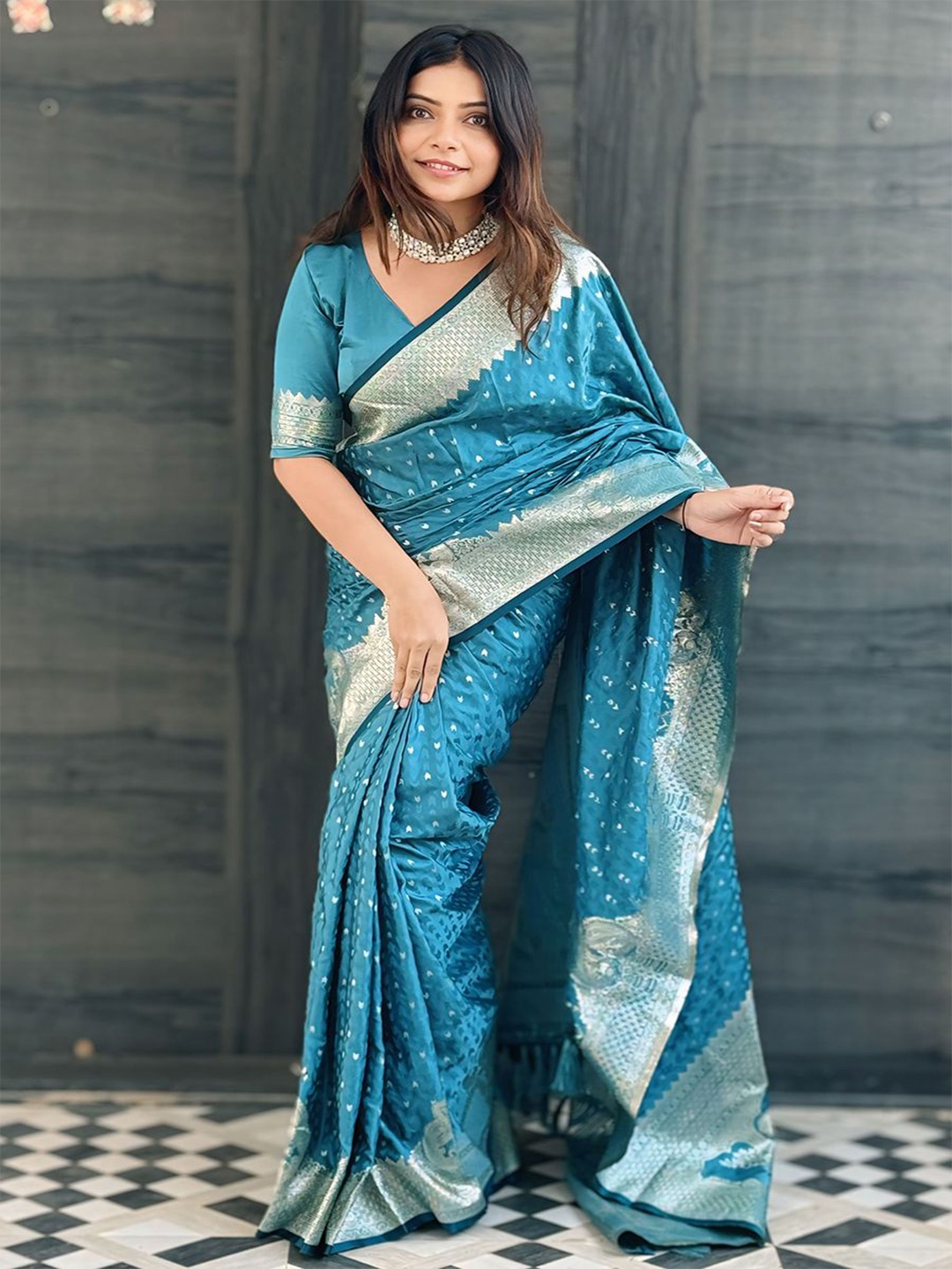 

LeeliPeeri Designer Silk Blend Designer Banarasi Saree, Blue