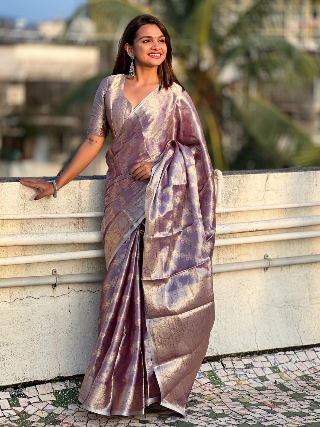 

LeeliPeeri Designer Floral Zari Silk Blend Kanjeevaram Saree, Lavender