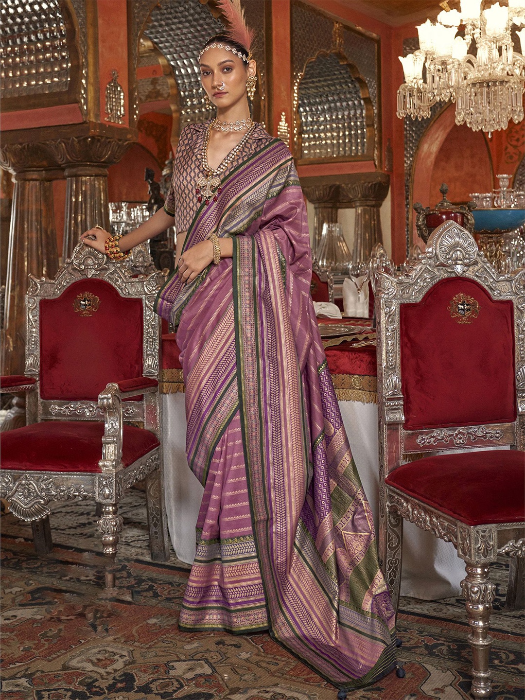 

elora Striped Pure Silk Kanjeevaram Saree, Pink
