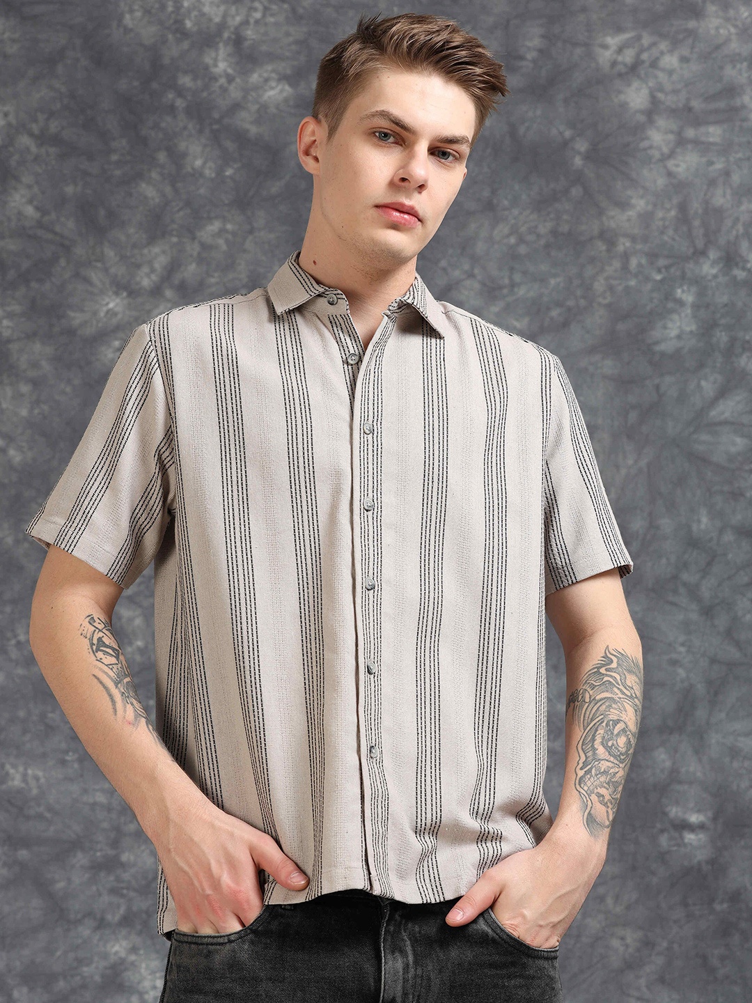 

StitchX Men Half Sleeve Textured Striped Cutaway Collar Casual Shirt, Beige